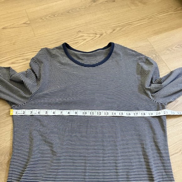 Lululemon 5 Year Basic Long Sleeve Hyper Stripe Ink Blue Vapor size XL - Picture 6 of 7